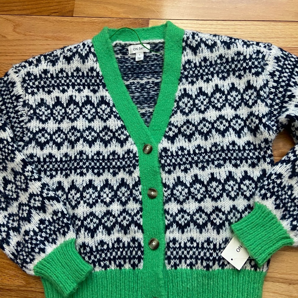 NWT On 34th Women's V-Neck Tipped Cardigan
(Macy’s Brand) - Picture 7 of 12